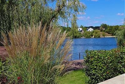 Vila amplasata pe malul lacului - 18