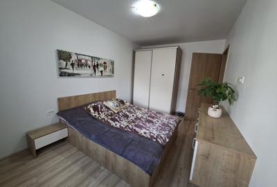 Apartament cu 2 camere decomandat, mobilat în Tractorul - 4
