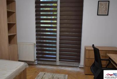 Apartament cu 2 camere decomandat în 7 Noiembrie - 2