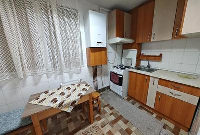 Garsonieră nedecomandată, mobilată în Tractorul - 4