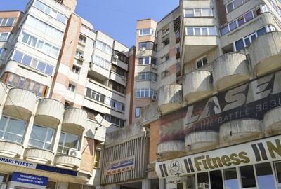 Centru - Apartament 4 camere - 103 mp, 3 balcoane, loc de...