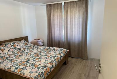 Apartament modern si spatios cu curte privata