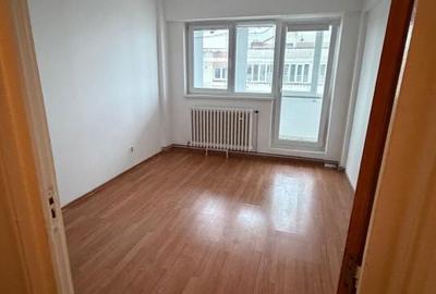 Apartament cu 2 camere decomandat în Traian - 2