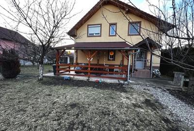 Casă cu Teren 722 Mp în Cetate - 1