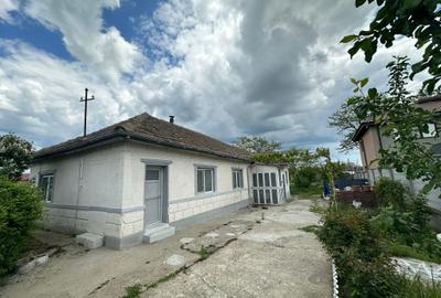 EXCLUSIVITATE! Casa 3 camere - Mihail Kogalniceanu - 49.000 euro(Cod E8+E10) - 3