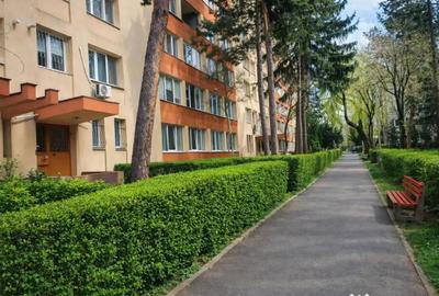 Apartament cu 3 camere semidecomandat, mobilat în Gării - 1