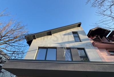 Casă individuală cu 4 camere cu Canalizare în Bucureștii Noi