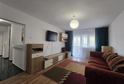 Apartament cu 3 camere decomandat, mobilat în 9 Mai - 2