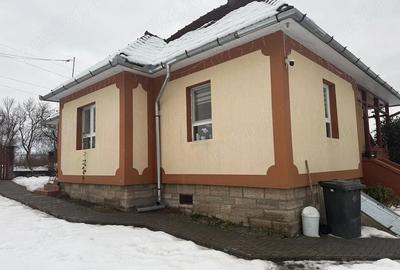 Casă cu 2 camere cu Teren 2000 Mp în Sfăraș - 1