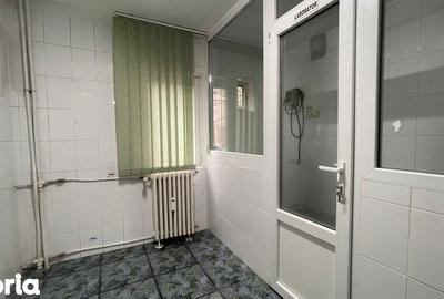 Spațiu comercial, de 64 mp, în Decebal - 5