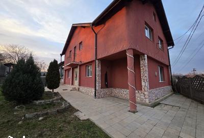 Casă cu 4 camere cu Teren 700 Mp în Central - 5