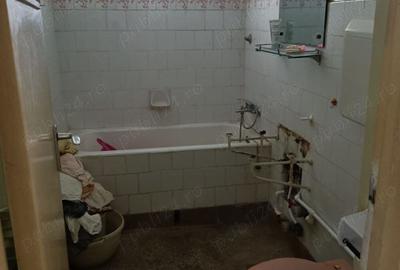 Apartament cu 3 camere decomandat în Lujerului - 9