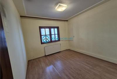 Apartament cu 3 camere decomandat, mobilat în Malu Roșu - 5