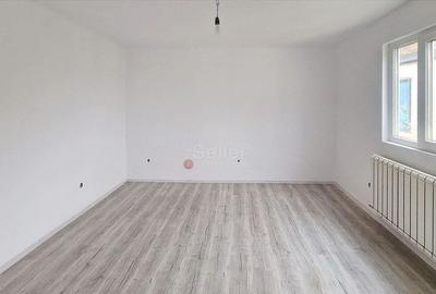 Aproape De Castelul Cantacuzino - 6