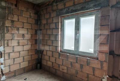 Casa la rosu de vanzare in Vulcan - Brasov - 14