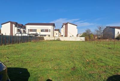 Teren Construcții intravilan de 1000 mp, în Central