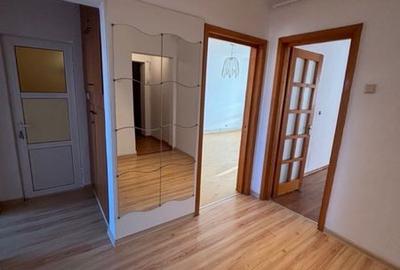 Apartament cu 3 camere decomandat în Mioriței - 2