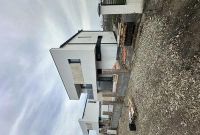 Casă cu Teren 306 Mp în Berceni - 1