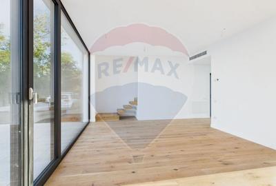 Vila luminoasa si moderna de vanzare in Amber Forest Tunari - 6