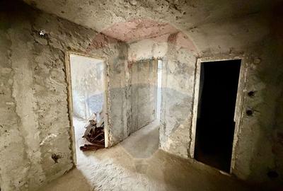 Apartament cu 4 camere decomandat în Central - 2