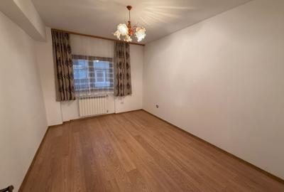 Apartament cu 3 camere decomandat în Central - 3