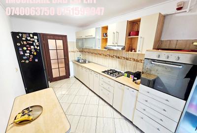 Apartament cu 3 camere decomandat în Mazepa 2 - 8