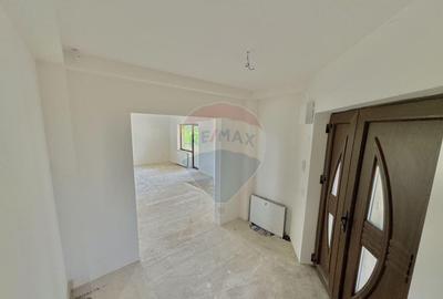 OFERTA!!Vila deosebita de vanzare in Sasar cu teren... OFERTA!!Vila deosebita de vanzare in Sasar cu teren... - 5