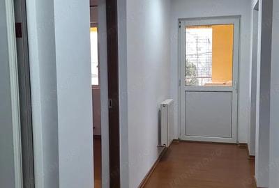 Casă cu 4 camere cu Teren 100 Mp în Central - 1