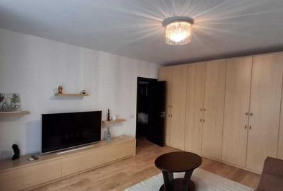 Apartament cu 2 camere decomandat, mobilat în P-ța Muncii - 2