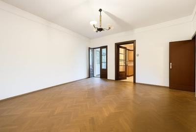 Refugiu interbelic cu 3 camere - 90 mp utili - Curte interioara - 1