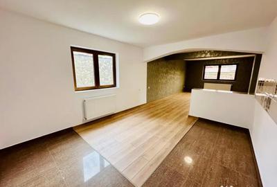 Casă cu 5 camere cu Teren 450 Mp în Central - 9