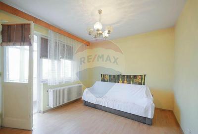 De vanzare, apartament cu 3 camere, zona Rogerius - 6