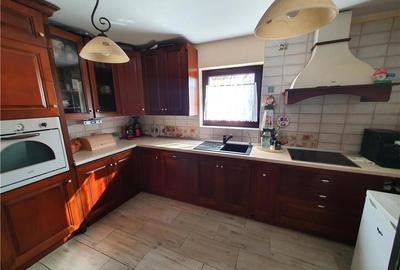 Casă cu 7 camere cu Teren 415 Mp în Găneasa - 9