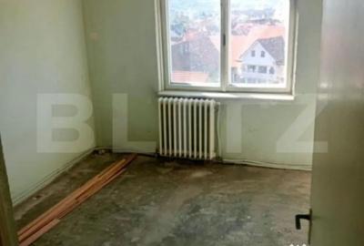 Apartament cu 3 camere decomandat în Cugir - 1