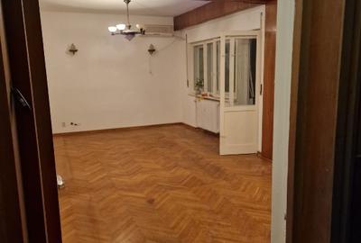 Apartament cu 3 camere semidecomandat în Pajura - 2