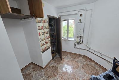Etaj intermediar. Suprafata generoasa. 2 Bai. Boxa. - 11