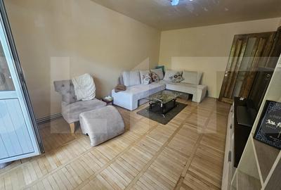 Apartament de vanzare, cu 4 camere, 77 mp, zona Soarelui