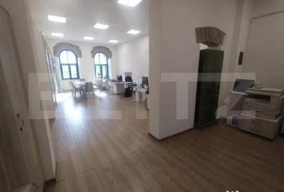 Spațiu comercial, de 600 mp, în Central - 4