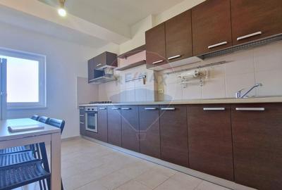 Apartament cu 3 camere semidecomandat în Sud - 2