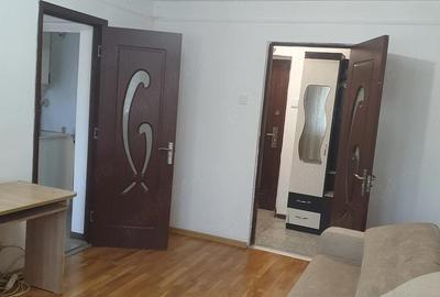 Apartament cu 2 camere decomandat în Podu Roș - 4