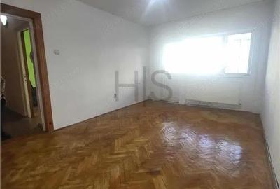 Apartament 3 Camere, Central, Decomandat, etaj 1 - 9