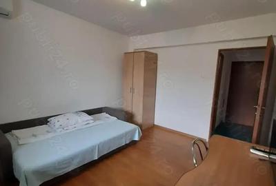 Proprietar inchiriez apartament ultracentral, spatios, loc de parcare, centrala , clima, balcon - 1