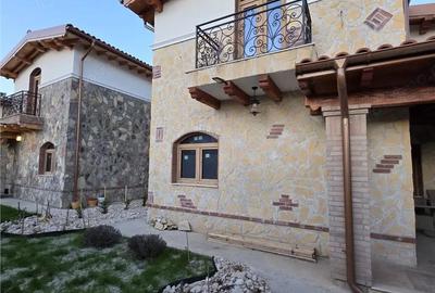 Casă cu 4 camere cu Teren 300 Mp în Tractorul - 32