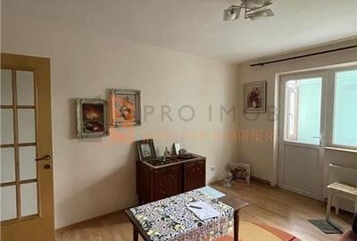 Apartament 2 camere cf 1 decomandat zona Micro 5 - 1