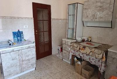 Apartament cu 3 camere semidecomandat în Central - 2