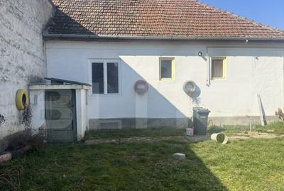 Casa de locuit cu 3 camere, 80 mp, cu 683 mp teren, zona Cen - 2