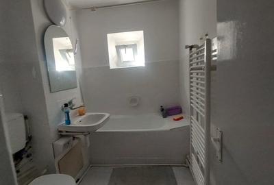 Apartament cu 2 camere decomandat în Piața Centrală - 4