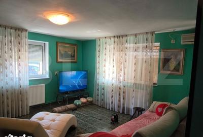 Casă cu 7 camere semidecomandat cu Teren 1430 Mp în Podari - 14