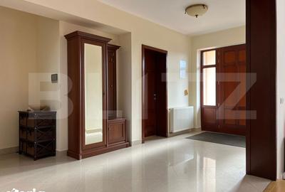 Casă cu 6 camere cu Teren 330 Mp în Soarelui - 19