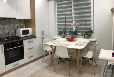 Oferim spre inchiriere garsoniera in zona Universitate - 1